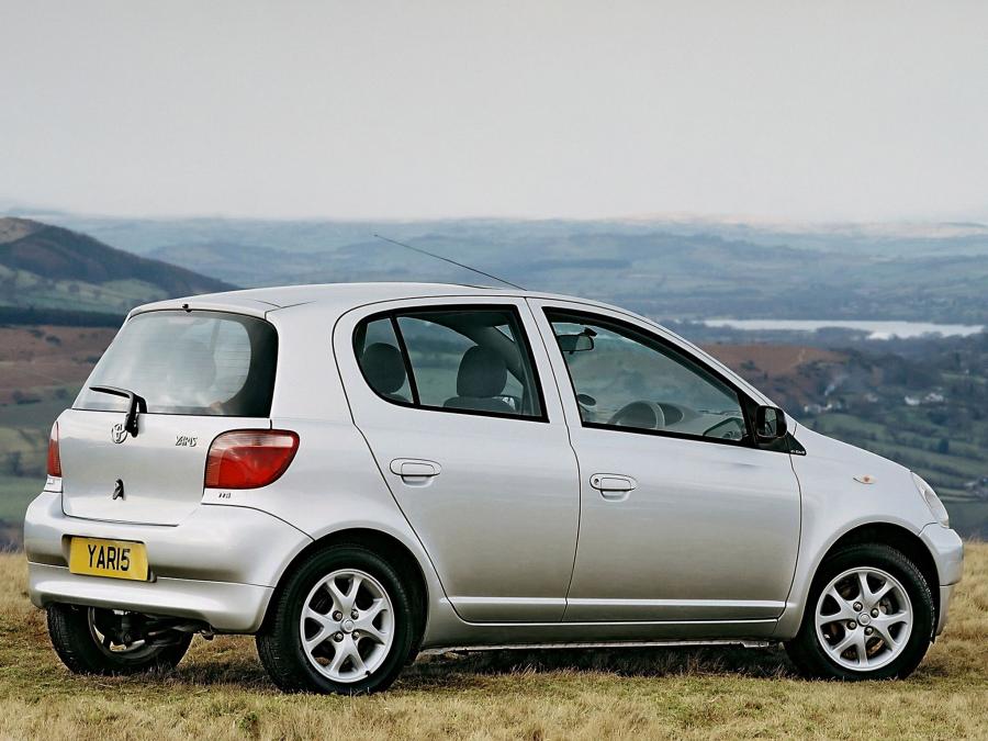  Toyota Yaris 5-Door 1999 года  (UK) (фото 10 из 16)